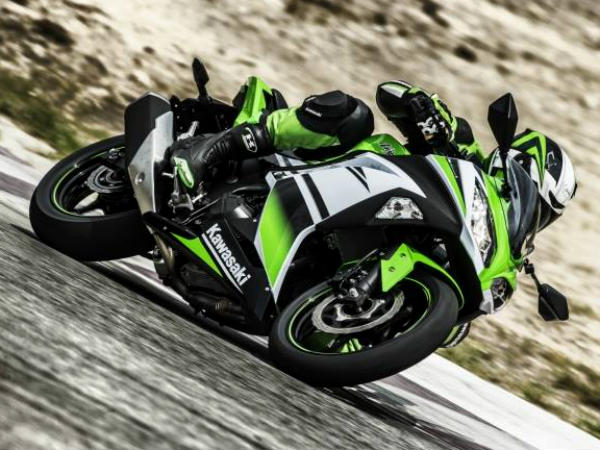 ഫോര്‍ സിലിണ്ടര്‍ 250 സിസി ബൈക്കുമായി കവാസാക്കി