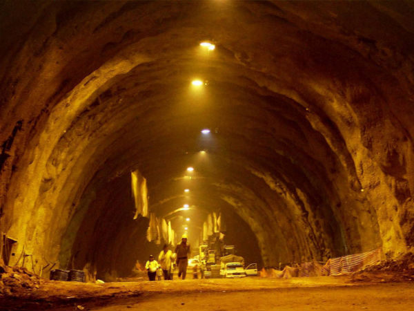 ഇന്ത്യയിലെ ഏറ്റവും നീളമുള്ള തുരങ്കം കാഴ്ച വെക്കുന്നത് പുത്തന്‍ റോഡ് അനുഭവം