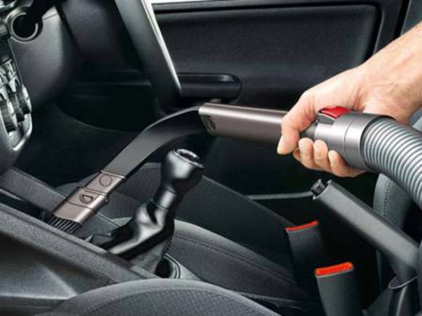 കാറില്‍ നിറങ്ങളുടെ കറ?; നിരാശപ്പെടേണ്ട, നിങ്ങള്‍ ചെയ്യേണ്ടത് ഇത്രമാത്രം