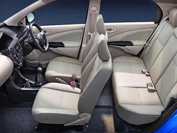 കാറില്‍ നിറങ്ങളുടെ കറ?; നിരാശപ്പെടേണ്ട, നിങ്ങള്‍ ചെയ്യേണ്ടത് ഇത്രമാത്രം