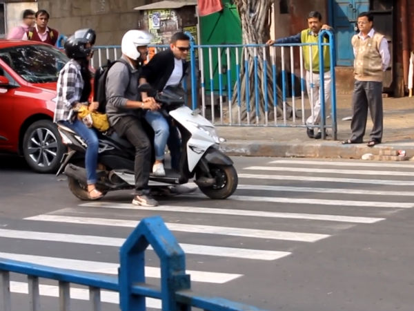 സീബ്രാ ക്രോസിംഗിന് പരിഹാരവുമായി റെഡ് എഫ്എം