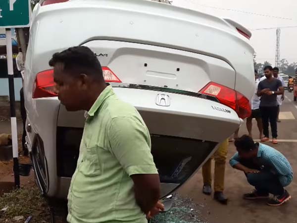 മാരുതി സ്വിഫ്റ്റില്‍ തട്ടി ഹോണ്ട സിറ്റി തകിടം മറിഞ്ഞു