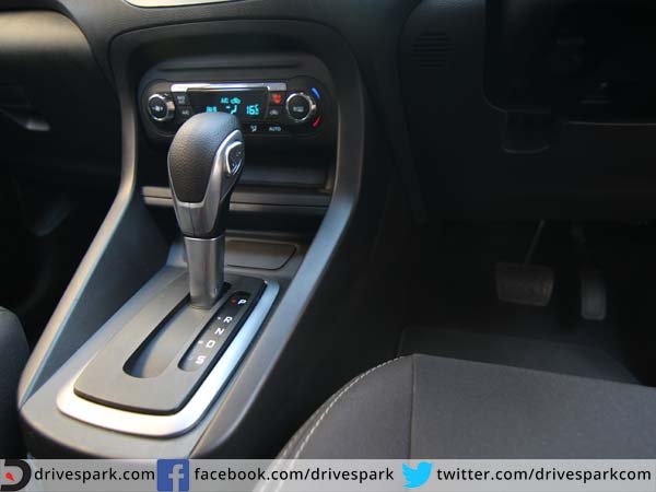 കാര്‍ ഓട്ടോമാറ്റിക് ഗിയറാണോ? ശ്രദ്ധിക്കുക! ഡ്രൈവിംഗില്‍ ചെയ്യാന്‍ പാടില്ലാത്ത ചില കാര്യങ്ങള്‍