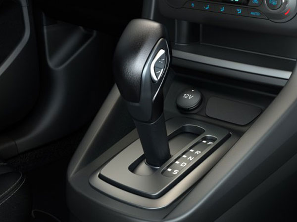 കാര്‍ ഓട്ടോമാറ്റിക് ഗിയറാണോ? ശ്രദ്ധിക്കുക! ഡ്രൈവിംഗില്‍ ചെയ്യാന്‍ പാടില്ലാത്ത ചില കാര്യങ്ങള്‍