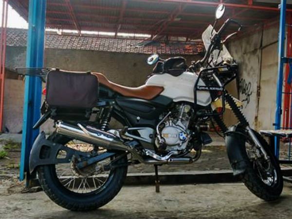 ഇത് ഗംഭീരം; റോയല്‍ എന്‍ഫീല്‍ഡിനെയും ബജാജിനെയും ഒരു പോലെ ഞെട്ടിച്ച് ഒരു ബൈക്ക്!