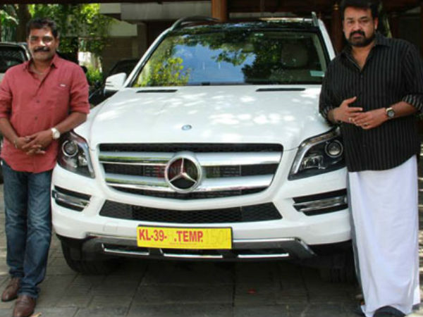 കളത്തില്‍ എതിരാളികളില്ല; ലാലിന്റെ കളക്ഷനിലേക്ക് ഫാന്‍സി നമ്പറുമായി പുത്തന്‍ അതിഥി