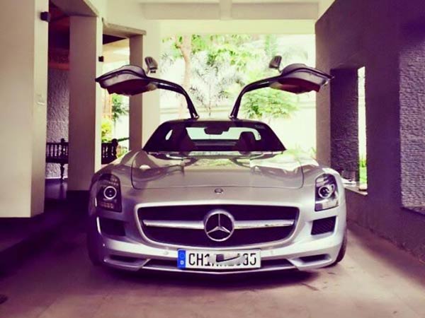 ഇത് ദുല്‍ഖര്‍, കുഞ്ഞിക്ക എന്ന് വിളിക്കും; ഗരാജിലുള്ളതോ ഭീകരന്മാരും!