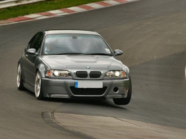 ഇത് ദുല്‍ഖര്‍, കുഞ്ഞിക്ക എന്ന് വിളിക്കും; ഗരാജിലുള്ളതോ ഭീകരന്മാരും!