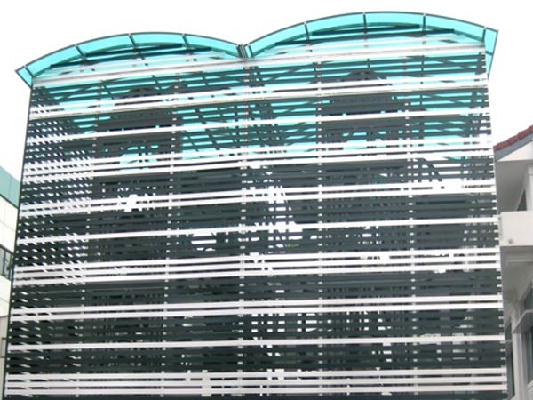 പാര്‍ക്കിംഗ് തലവേദന സൃഷ്ടിക്കുന്നുണ്ടോ? വിഷമിക്കേണ്ട സ്മാര്‍ട് പാര്‍ക്കിംഗ് എത്തി