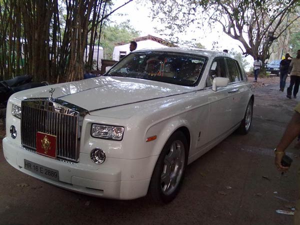 റോള്‍സ് റോയ്‌സിനെ ഒരു ദിവസം മാത്രം സ്വന്തമാക്കിയ മലയാളി