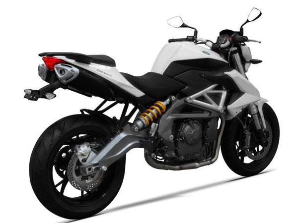 മുംബൈയില്‍ വീണ്ടും സൂപ്പര്‍ബൈക്ക് അപകടം; തകര്‍ന്നത് ബനേലി 600i