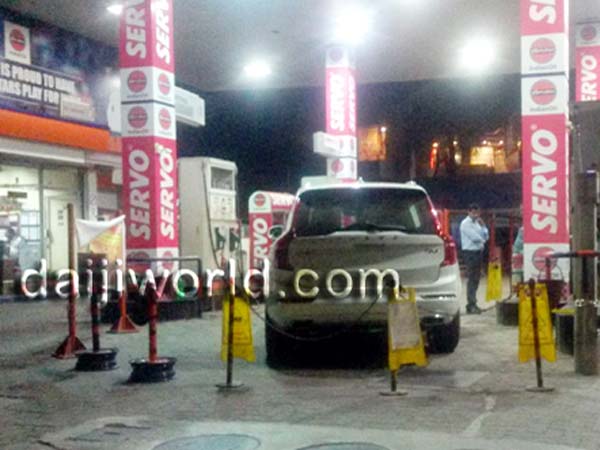 1.6 കോടിയുടെ എസ്‌യുവി രണ്ടാം ദിനം 'കട്ടപ്പുറത്ത്'; കര്‍ണാടക എംഎല്‍എയുടെ ഗതികേട് ഇങ്ങനെ