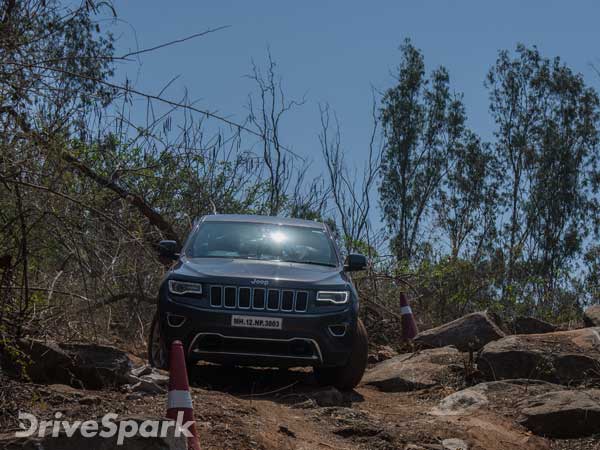 ജീപ്പിന്റെ ഓഫ്‌റോഡിംഗ് വിപ്ലവം ഇന്ത്യയില്‍ സാധ്യമോ?; ഗ്രാന്‍ഡ് ചെറോക്കി റിവ്യു