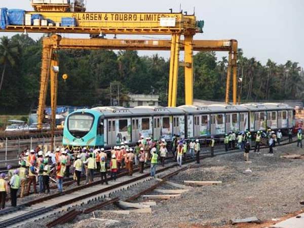 പാര്‍ക്കിംഗ് ആവശ്യം; അപ്പോളോ ടയേര്‍സിന്റെ ഒരു ഏക്കര്‍ ഭൂമി കൊച്ചി മെട്രോ ഏറ്റെടുത്തു