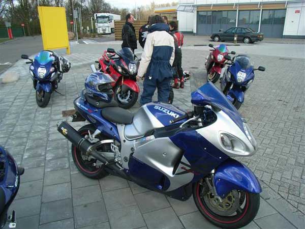 മച്ചാനേ..ബൂസാ!