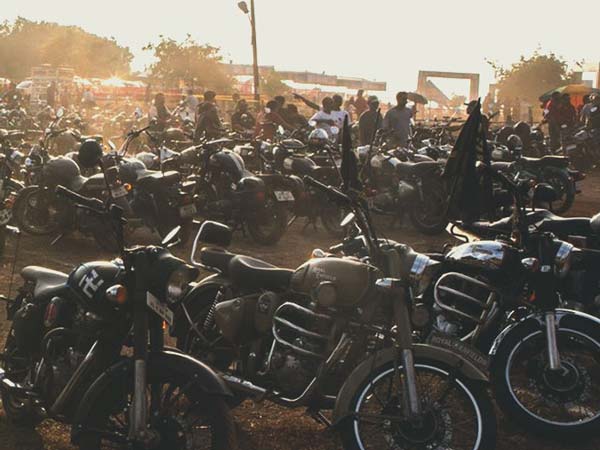 അവിശ്വസനീയം!; റോയല്‍ എന്‍ഫീല്‍ഡില്‍ തീര്‍ത്ത ബോണവില്‍ ബോബര്‍