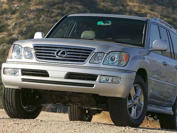 ഷാരൂഖിന്റെ ബുഗാറ്റിയും പ്രീതിയുടെ ലെക്‌സസും; ഇത് ഐപിഎല്‍ ഉടമകളുടെ ആഢംബര കാറുകള്‍