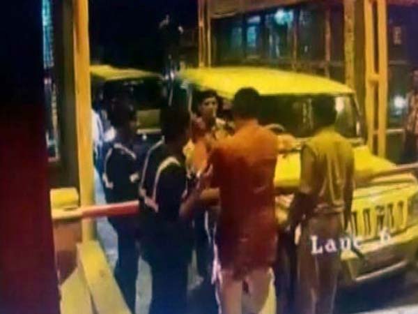 വിഐപി സംസ്‌കാരം തുടരുന്നു; ടോള്‍ ബൂത്ത് ജീവനക്കാരനെ മര്‍ദ്ദിച്ച ബിജെപി എംഎല്‍എ ശ്രദ്ധ നേടുന്നു