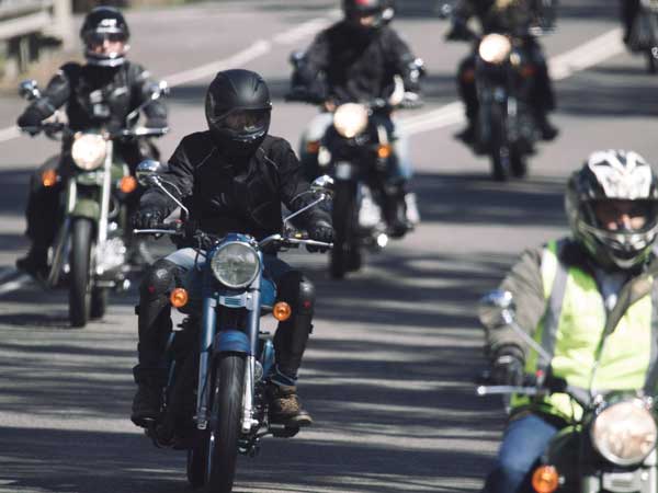 'അതെന്താ എല്ലാരും ഈ റോയല്‍ എന്‍ഫീല്‍ഡിനെ തെരഞ്ഞെടുക്കുന്നേ'? കാരണങ്ങള്‍ ഇവ