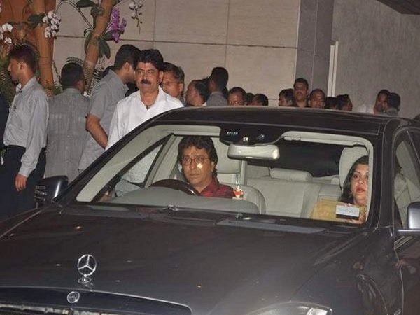 അന്ന് അംബാസിഡര്‍ ഇന്ന് പോര്‍ഷെ; രാഷ്ട്രീയ നേതാക്കന്മാരുടെ കാറുകള്‍