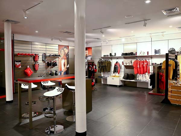 ഇനി കേരളത്തിലും ഡ്യുക്കാറ്റി; കൊച്ചിയില്‍ ഷോറൂം ആരംഭിച്ചു