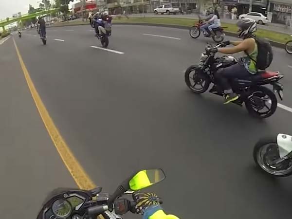 കൈവിട്ട സ്റ്റണ്ടിംഗും 'ബുദ്ധിമാനായ' റൈഡറും; വീഡിയോ വൈറല്‍