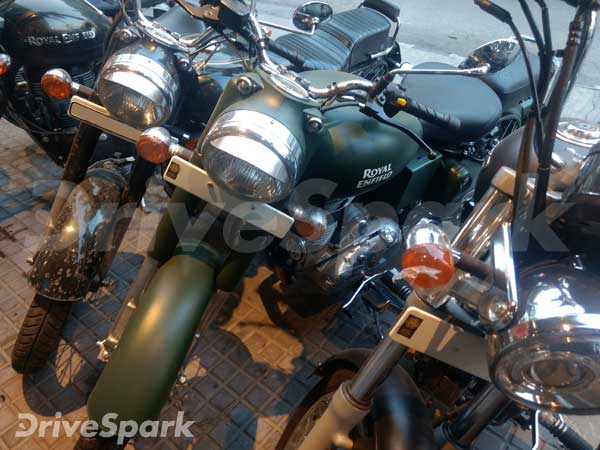 മിലിട്ടറി ഗ്രീന്‍ റോയല്‍ എന്‍ഫീല്‍ഡ് ബംഗളൂരുവില്‍; അപ്രതീക്ഷിത നിറത്തിന് പിന്നിലെ രഹസ്യം?