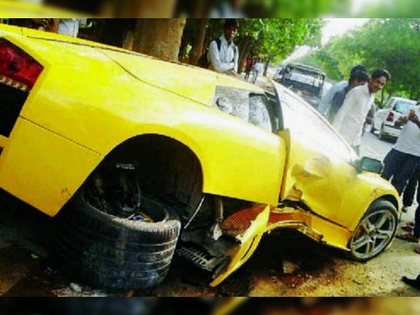 ടാറ്റ ഇന്‍ഡിക്കയുമായി കൂട്ടിയിടിച്ച ലംബോര്‍ഗിനി ഉറാക്കാന്‍; സൂപ്പര്‍ കാറുകള്‍ ഭീഷണിയോ?