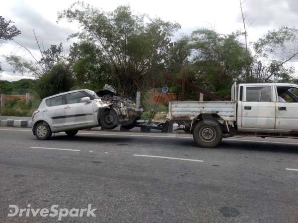 ബംഗളൂരു അപകടത്തില്‍ മാരുതി സ്വിഫ്റ്റ് തകര്‍ന്നു