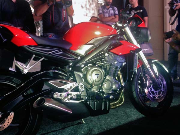 ട്രയംഫ് സ്ട്രീറ്റ് ട്രിപിള്‍ എസ് ഇന്ത്യയില്‍ എത്തി — അറിയേണ്ടതെല്ലാം