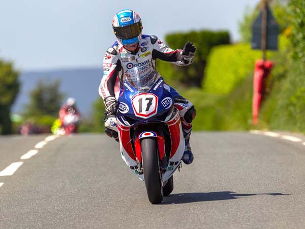 'റൈഡര്‍മാരുടെ ശവപ്പറമ്പില്‍' നിന്നും ഒരു അത്ഭുതകരമായ രക്ഷപെടല്‍; വീഡിയോ