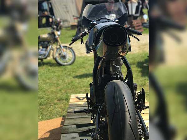 ജെന്റില്‍മാന്‍ ബ്രാറ്റ്, സര്‍ഫ് റേസര്‍ — ഇത് റോയല്‍ എന്‍ഫീല്‍ഡിന്റെ ഔദ്യോഗിക മോഡിഫിക്കേഷന്‍