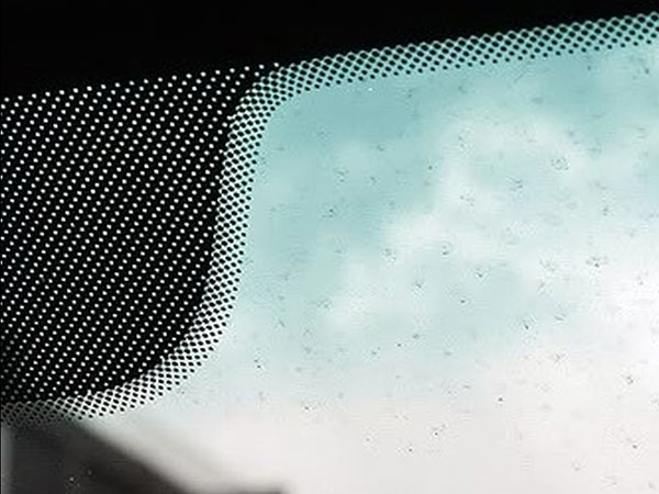 വിന്‍ഡ്ഷീല്‍ഡിന്റെ അറ്റത്തുള്ള ബ്ലാക് ഡോട്ടുകള്‍ക്ക് ഇത്ര പ്രാധാന്യമോ?