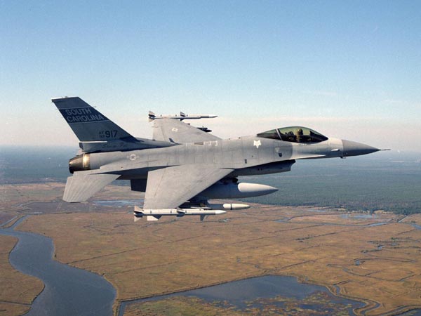 ഇനി മെയ്ഡ് ഇന്‍ ഇന്ത്യ F-16 ഫൈറ്റര്‍ പ്ലെയിനുകള്‍; അമേരിക്കന്‍ കമ്പനിയുമായി ടാറ്റ കരാര്‍ ഒപ്പിട്ടു