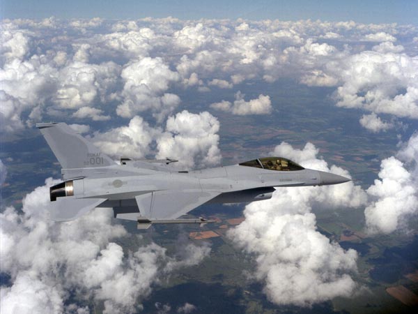 ഇനി മെയ്ഡ് ഇന്‍ ഇന്ത്യ F-16 ഫൈറ്റര്‍ പ്ലെയിനുകള്‍; അമേരിക്കന്‍ കമ്പനിയുമായി ടാറ്റ കരാര്‍ ഒപ്പിട്ടു