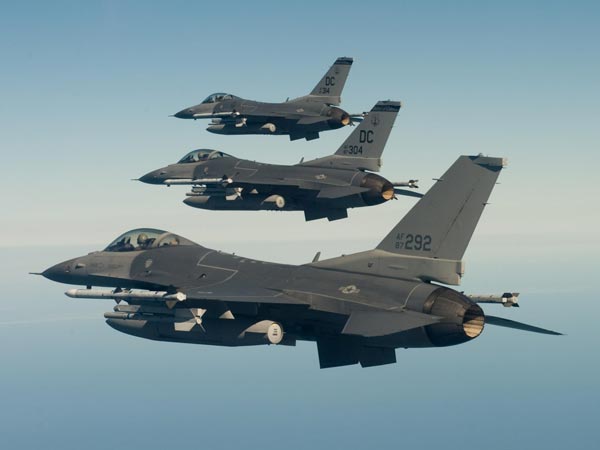 ഇനി മെയ്ഡ് ഇന്‍ ഇന്ത്യ F-16 ഫൈറ്റര്‍ പ്ലെയിനുകള്‍; അമേരിക്കന്‍ കമ്പനിയുമായി ടാറ്റ കരാര്‍ ഒപ്പിട്ടു