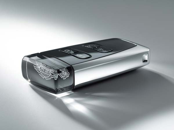 'കാര്‍ കീയില്‍ എന്തിരിക്കുന്നു?'; കൈപിടിയിലെ ചില വിസ്മയങ്ങള്‍