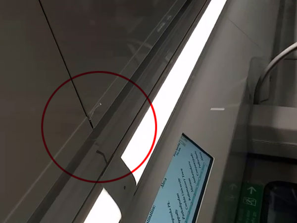 കൊച്ചി മെട്രോ കോച്ചില്‍ ചോര്‍ച്ചയില്ല; കണ്ടത് എസിയില്‍ നിന്നുള്ള വെള്ളമെന്ന് അധികൃതര്‍