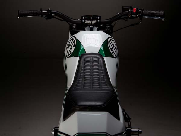 റോയല്‍ എന്‍ഫീല്‍ഡിനെ ഫ്‌ളാറ്റ് ട്രാക്കറാക്കിയാല്‍ എന്താകും അവസ്ഥ?