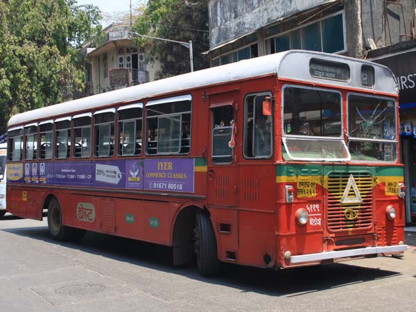 അതെന്താ ബസുകൾക്ക് സീറ്റ്ബെൽറ്റ് വേണ്ടാത്തത്?