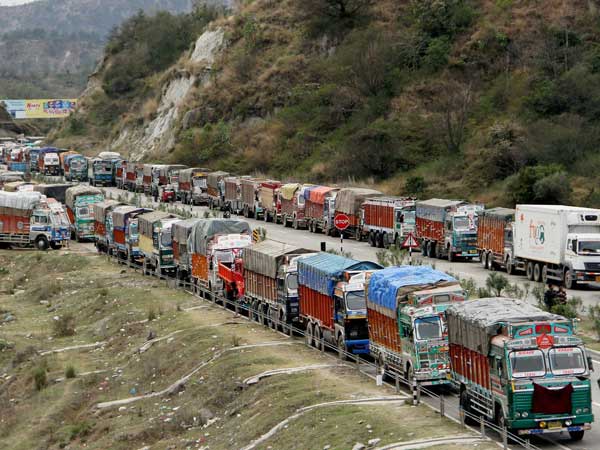 ജിഎസ്ടിക്ക് പിന്നാലെ 22 സംസ്ഥാനങ്ങള്‍ അതിര്‍ത്തി ചെക്ക്‌പോസ്റ്റുകള്‍ ഉപേക്ഷിച്ചു