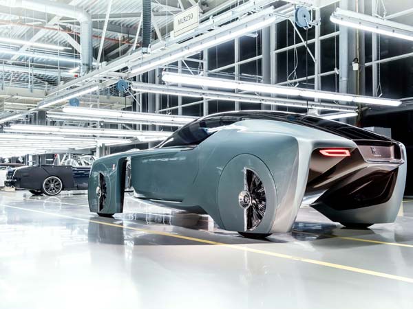 ഹൈബ്രിഡ് കാറുകളോട് താത്പര്യമില്ല; ഇലക്ട്രിക് കാറുകളില്‍ റോള്‍സ് റോയ്‌സ് ചുവട് ഉറപ്പിക്കുന്നു