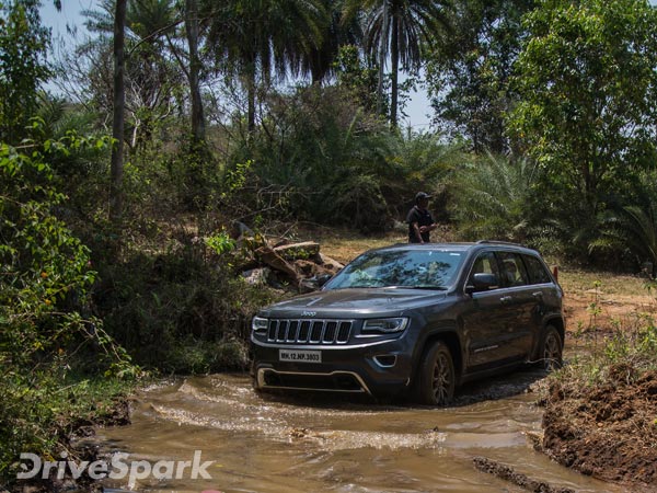 ഓഫ്‌റോഡിംഗാണോ താത്പര്യം; ഡ്രൈവിംഗില്‍ ശ്രദ്ധിക്കേണ്ട ചില കാര്യങ്ങള്‍