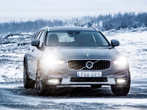 2017 വോള്‍വോ V90 ക്രോസ് കണ്‍ട്രി ഇന്ത്യയില്‍ എത്തി — അറിയേണ്ടതെല്ലാം