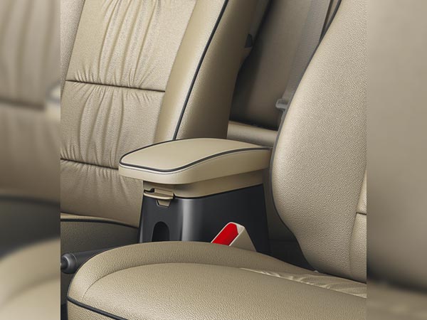 ഡിസൈറിന് ഹോണ്ടയുടെ മറുപടി; അമേസ് പ്രിവിലേജ് എഡിഷന് ഇന്ത്യയില് എത്തി ഡിസൈറിന് ഹോണ്ടയുടെ മറുപടി; അമേസ് പ്രിവിലേജ് എഡിഷന് ഇന്ത്യയില് എത്തി