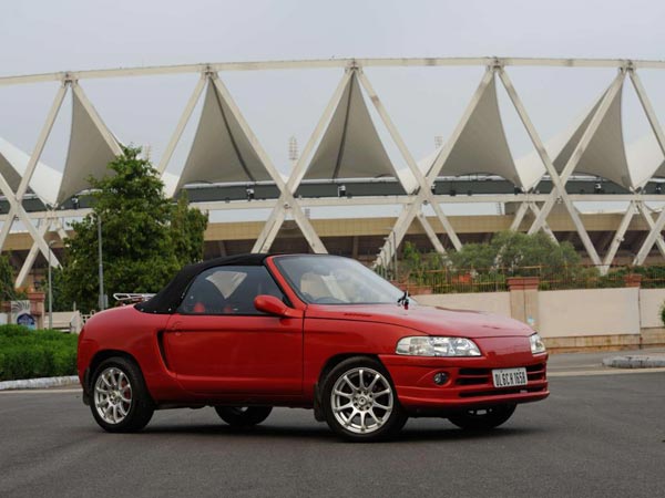 കുറഞ്ഞ ചെലവില്‍ ഒരു കണ്‍വേര്‍ട്ടബിള്‍; അതിശയിപ്പിക്കുന്ന മാരുതി 800 കളുമായി ജെഎസ് ഡിസൈന്‍