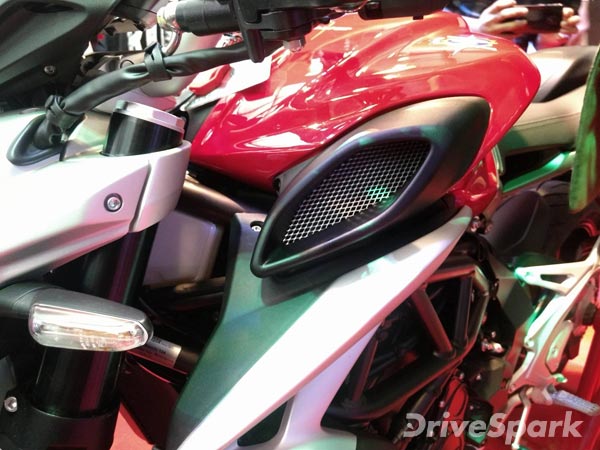 കരുത്ത് തെളിയിക്കാന്‍ എംവി അഗസ്റ്റയും; ബ്രുട്ടാലെ 800 ഇന്ത്യയില്‍ അവതരിച്ചു