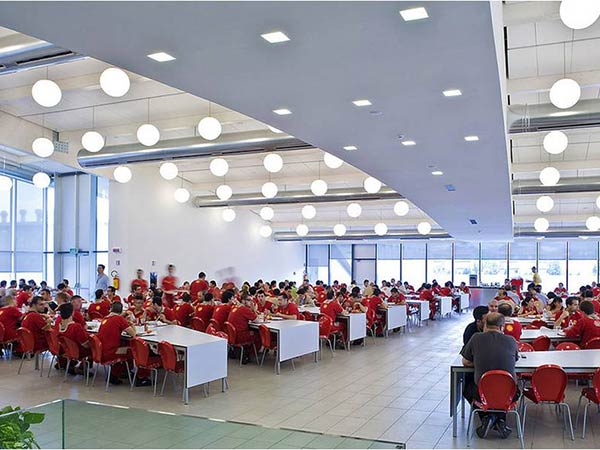 ജീവനക്കാര്‍ക്ക് മാത്രം കാറുകളെ ഫെരാരി വില്‍ക്കില്ല; നിരോധനത്തിന് പിന്നിലെ കാരണം ഇത്