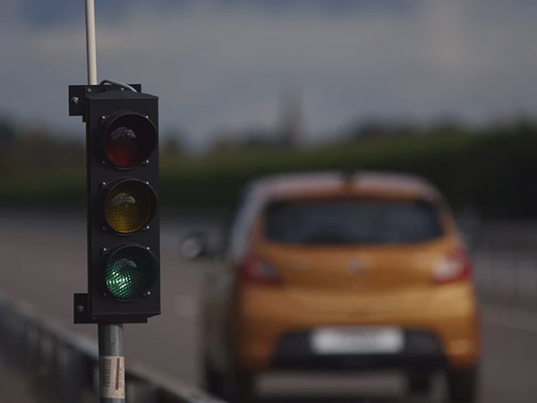 പെട്രോള്‍, ഡീസല്‍ കാറുകളെ ബ്രിട്ടണ്‍ നിരോധിക്കുന്നു