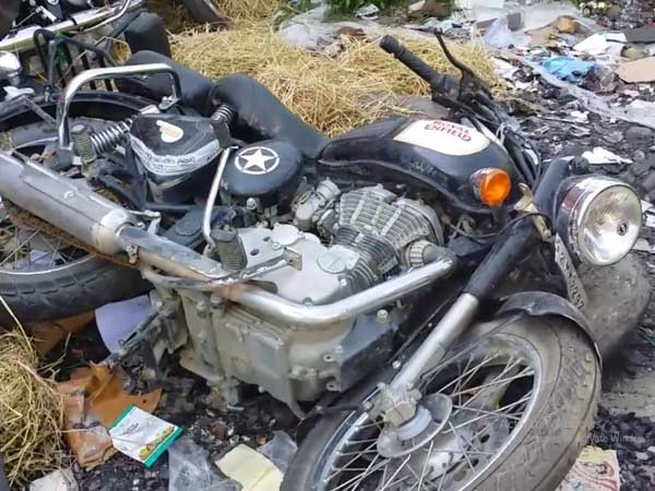 മണാലിയിലേക്ക് കയറ്റി അയച്ച റോയല്‍ എന്‍ഫീല്‍ഡുകളുടെ അവസ്ഥ; വീഡിയോ